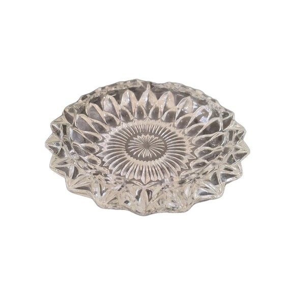 Vintage Heavy Clear Glass Round Ashtray 7.5 inches - Picture 3 of 5